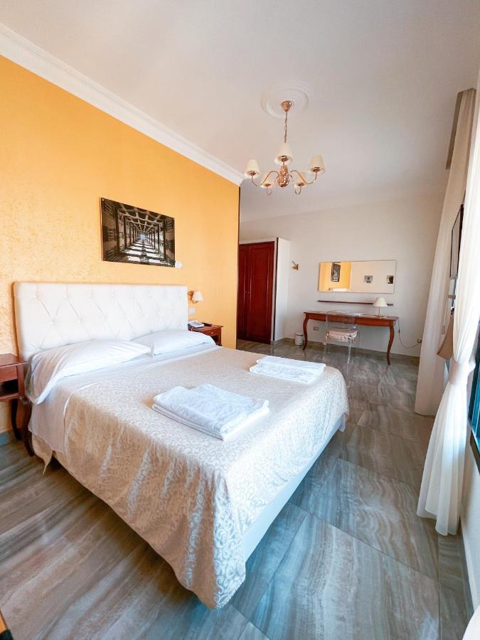 Neapolitantrips Hotel Экстерьер фото