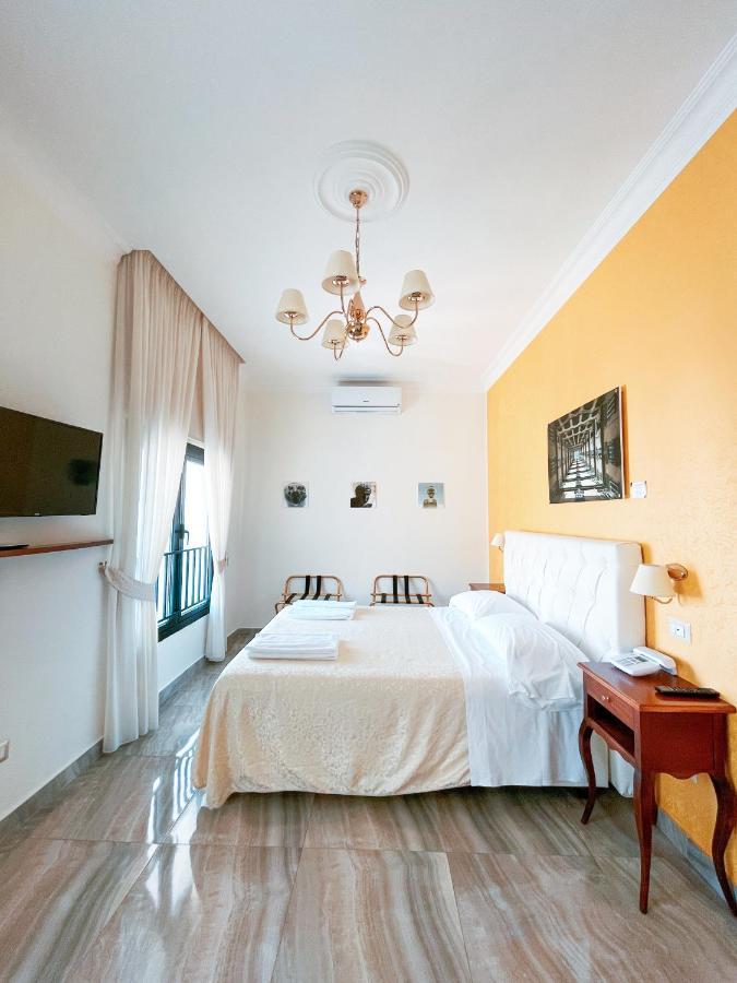 Neapolitantrips Hotel Экстерьер фото