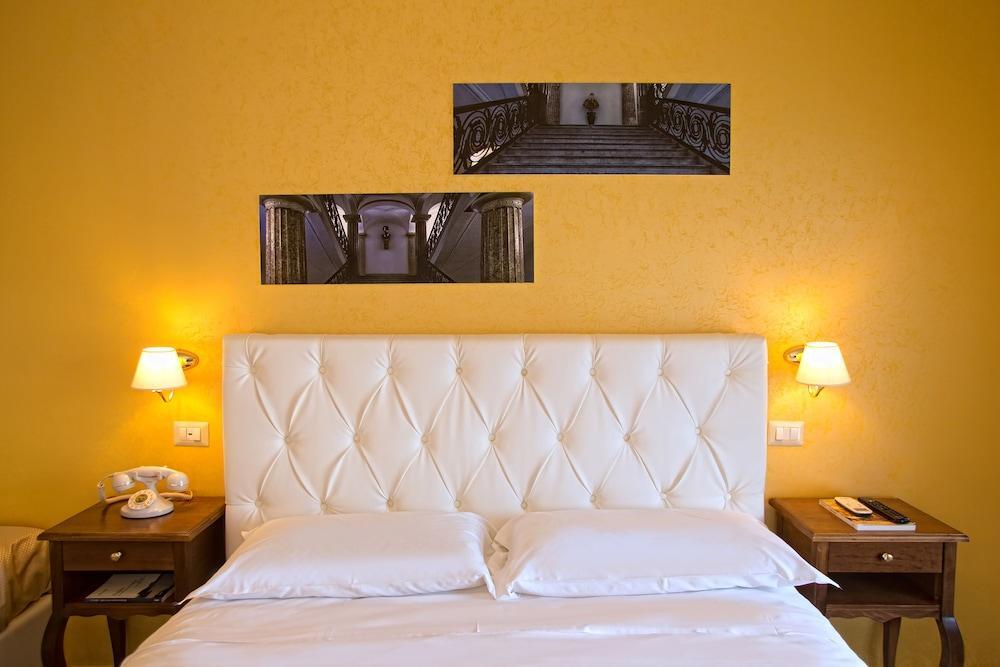 Neapolitantrips Hotel Экстерьер фото